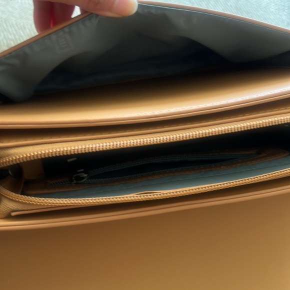 Like new vegan leather Pixie Mood Zoe crossbody bag. Honey color. - Picture 3 of 6